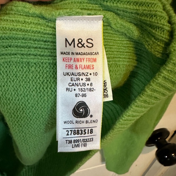 M&S Collection LambsWool Rich Sweater  NWT Size 6  Lime Green - Picture 5 of 12